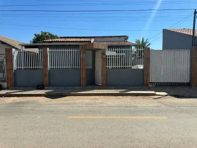 Casa com 4 Quartos à venda, 130m² no Jardim Comodoro, Cuiabá