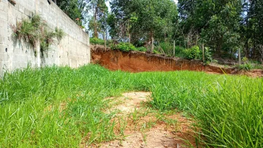 Lote/Terreno à venda, 200m² no Centro, Igaratá