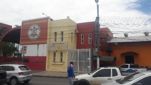 Imóvel Comercial com 5 Quartos para alugar, 320m² no Centro-Norte, Cuiabá