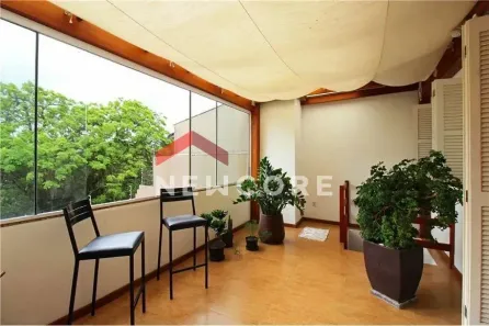 Casa com 2 Quartos à venda, 198m² no Medianeira, Porto Alegre