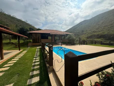 Fazenda/Sítio com 5 Quartos à venda, 1100m² no Rialto, Barra Mansa