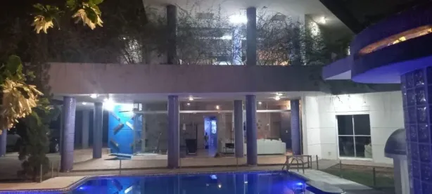 Casa de Condomínio com 4 Quartos à venda, 450m² no Chácara Santa Lúcia, Carapicuíba