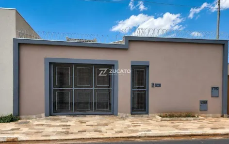 Casa com 3 Quartos para alugar, 261m² no Parque das Laranjeiras, Uberaba