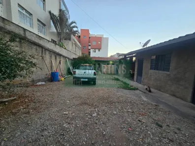 Casa com 2 Quartos à venda, 360m² no Santa Amélia, Belo Horizonte