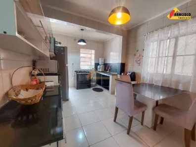 Casa com 3 Quartos à venda, 250m² no Santa Rosa, Divinópolis