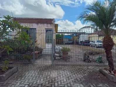 Prédio Comercial com 2 Quartos para venda ou aluguel, 32m² no Três Vendas, Pelotas