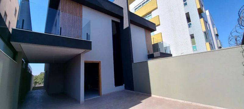 Casa com 3 quartos — Planalto, Belo Horizonte
