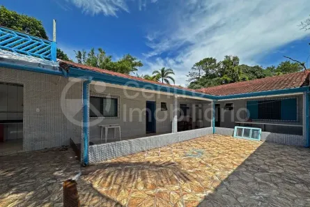 Casa com 3 Quartos à venda, 140m² no Centro, Peruíbe