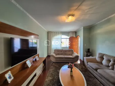 Sobrado com 3 Quartos à venda, 203m² no Parque Jaçatuba, Santo André