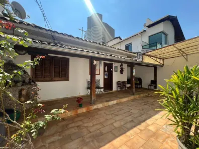 Casa com 4 Quartos à venda, 220m² no Serra, Belo Horizonte