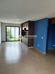 Sobrado com 3 Quartos à venda, 126m² no Aclimação, Uberlândia