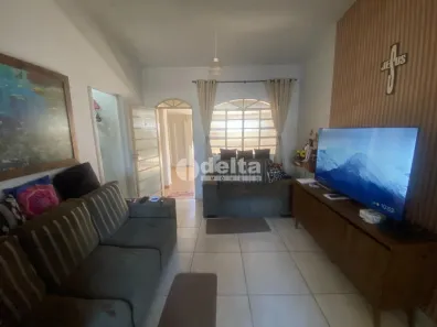 Casa com 3 Quartos à venda, 300m² no Daniel Fonseca, Uberlândia