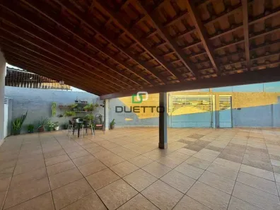 Casa com 3 Quartos à venda, 230m² no Jardim São Roque, Americana