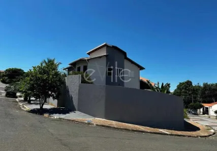 Sobrado com 4 Quartos à venda, 210m² no Loteamento Parque São Martinho, Campinas