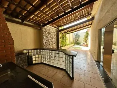 Casa com 4 Quartos à venda, 270m² no Jardim América, Goiânia