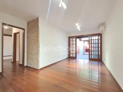 Apartamento com 3 Quartos para alugar, 80m² no Petrópolis, Porto Alegre