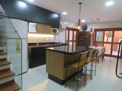 Casa com 4 Quartos à venda, 246m² no Vila Santa Cecília, Volta Redonda