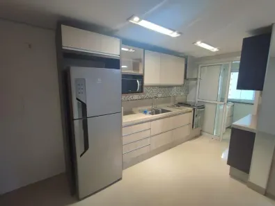 Apartamento com 2 Quartos para alugar, 69m² no Zona 07, Maringá