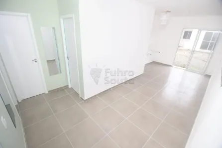 Casa de Condomínio com 2 Quartos para alugar, 43m² no Três Vendas, Pelotas