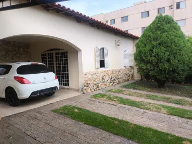 Casa com 3 Quartos à venda, 200m² no Brasil, Uberlândia