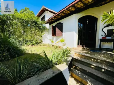 Sobrado com 4 Quartos para alugar, 350m² no Itaigara, Salvador