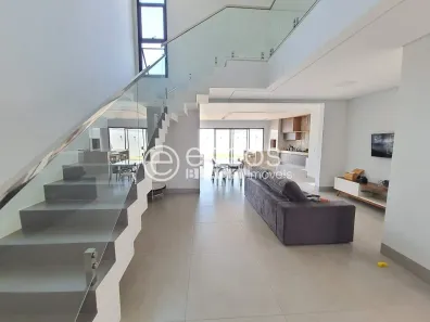 Casa de Condomínio com 4 Quartos à venda, 214m² no Grand Ville, Uberlândia