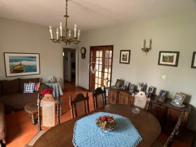 Casa com 4 Quartos à venda, 204m² no Parque São Benedito, Pindamonhangaba