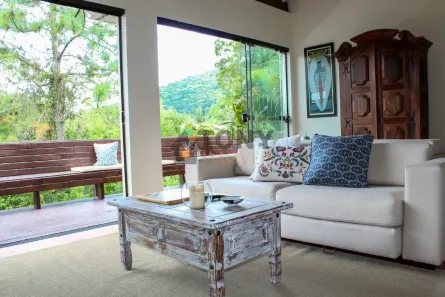 Casa de Condomínio com 4 Quartos à venda, 190m² no , Santo Amaro da Imperatriz