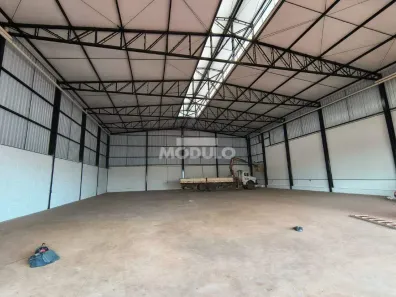 Galpão/Depósito/Armazém para alugar, 900m² no Minas Gerais, Uberlândia