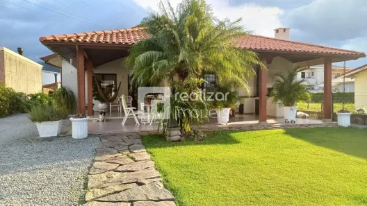 Fazenda/Sítio com 4 Quartos para venda ou aluguel, 221m² no Aririú da Formiga, Palhoça