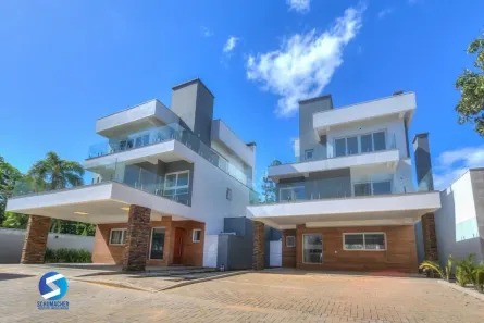 Casa de Condomínio com 3 Quartos à venda, 300m² no Pedra Redonda, Porto Alegre