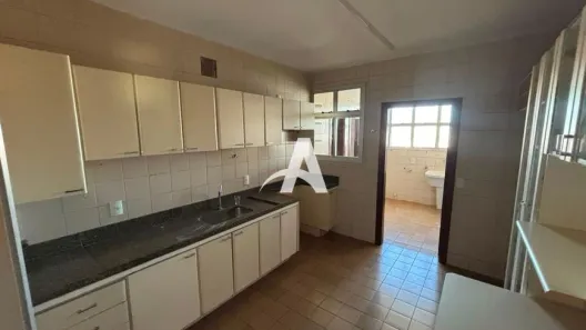Apartamento com 3 Quartos para alugar, 125m² no Tabajaras, Uberlândia