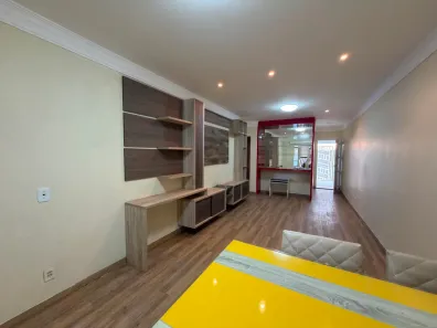 Casa de Condomínio com 3 Quartos para alugar, 130m² no Jardim Imperial, Cuiabá