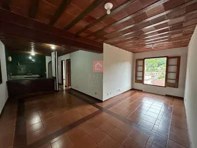 Casa com 2 Quartos para alugar, 65m² no Quarteirão Brasileiro, Petrópolis