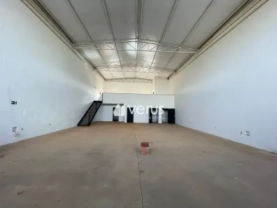 Galpão/Depósito/Armazém para alugar, 335m² no Novo Mundo, Uberlândia