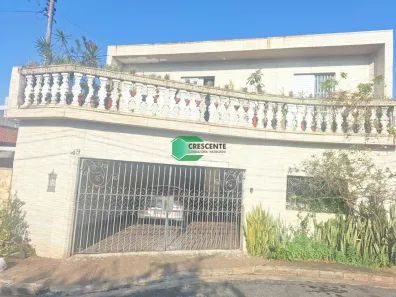 Sobrado com 4 Quartos à venda, 249m² no Pinheirinho, Santo André