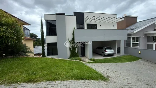 Casa de Condomínio com 4 Quartos para alugar, 200m² no Carvoeira, Florianópolis