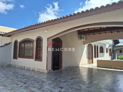 Casa com 4 Quartos à venda, 220m² no Estância Balneária Maria Helena Novaes, Peruíbe