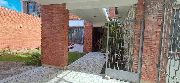 Casa com 6 Quartos para alugar, 595m² no Centro, Pelotas