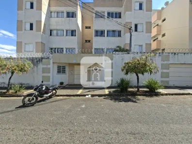 Apartamento com 2 Quartos para alugar, 48m² no Segismundo Pereira, Uberlândia