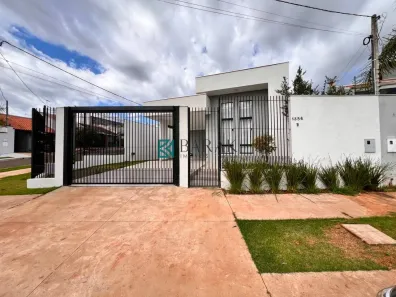 Casa com 3 Quartos à venda, 114m² no Parque Hortência, Maringá