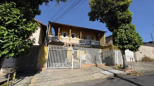 Casa com 2 Quartos para alugar, 78m² no Serrano, Belo Horizonte