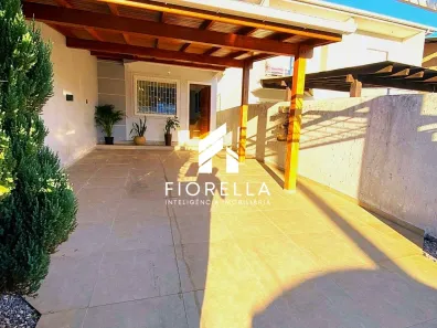 Sobrado com 2 Quartos para alugar, 68m² no Alto Aririú, Palhoça