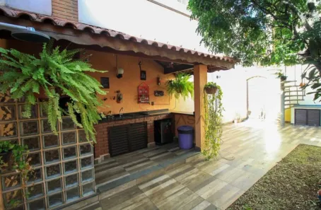 Sobrado com 4 Quartos à venda, 266m² no Água Rasa, São Paulo