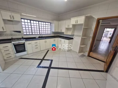 Casa com 3 Quartos para alugar, 177m² no Jardim São Paulo, Americana