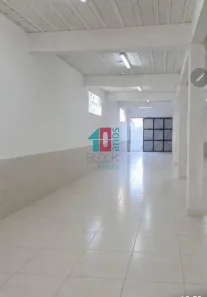 Galpão/Depósito/Armazém para alugar, 300m² no Guaratiba, Rio de Janeiro