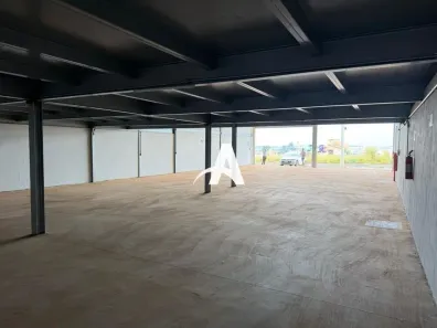 Ponto Comercial para alugar, 650m² no Jardim Botânico, Uberlândia