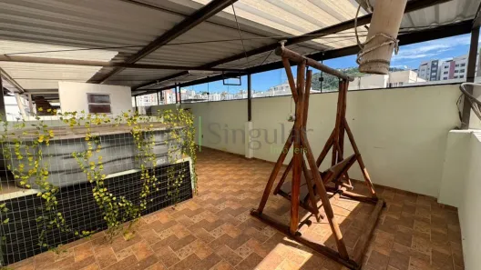 Casa com 3 Quartos à venda, 200m² no Mariano Procópio, Juiz de Fora