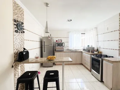Casa com 3 Quartos à venda, 320m² no Parque Guarua, Juiz de Fora