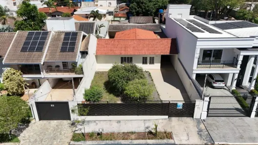 Casa com 3 Quartos à venda, 326m² no Zona 04, Maringá